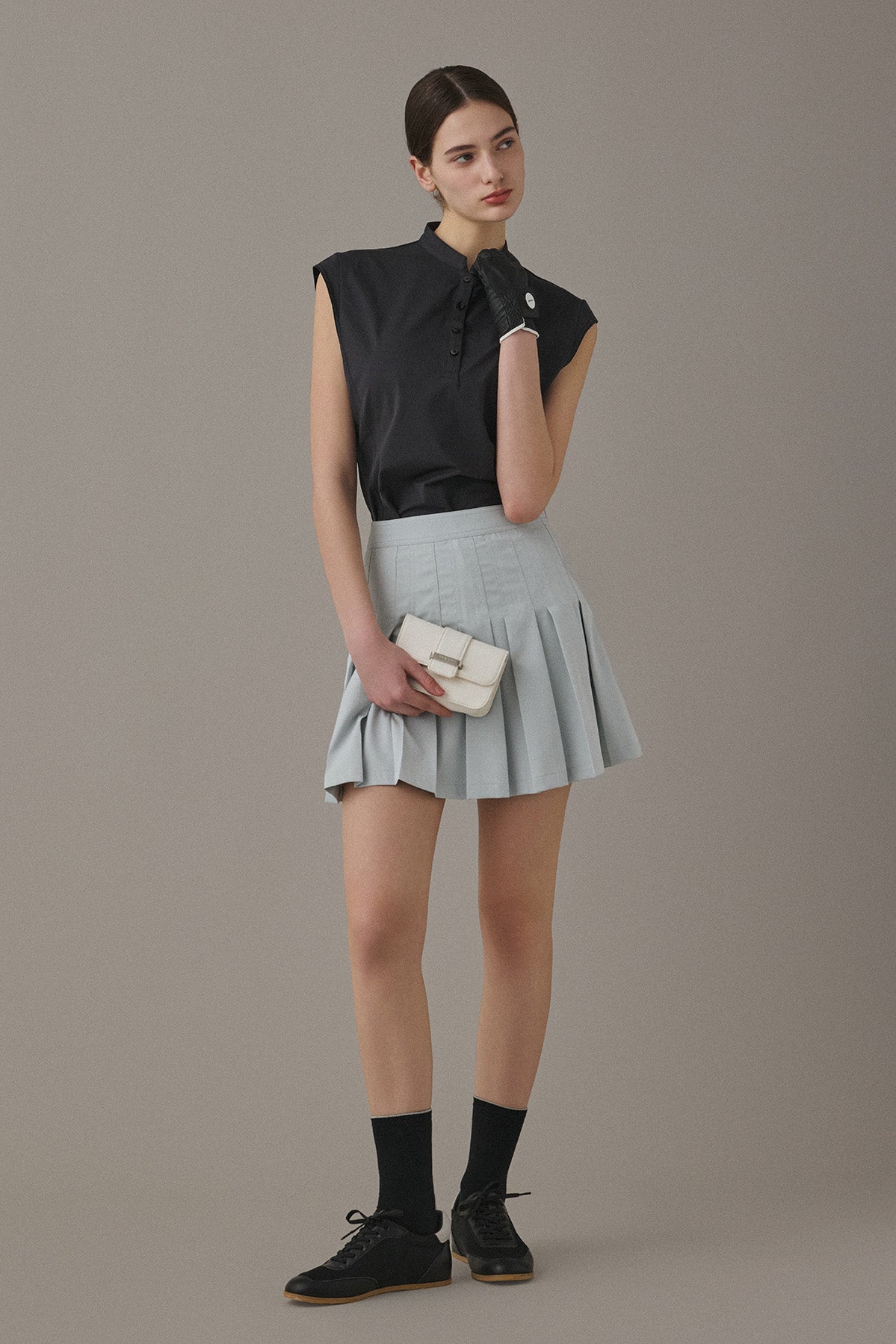 AIRY SLEEVELESS TOP - Black