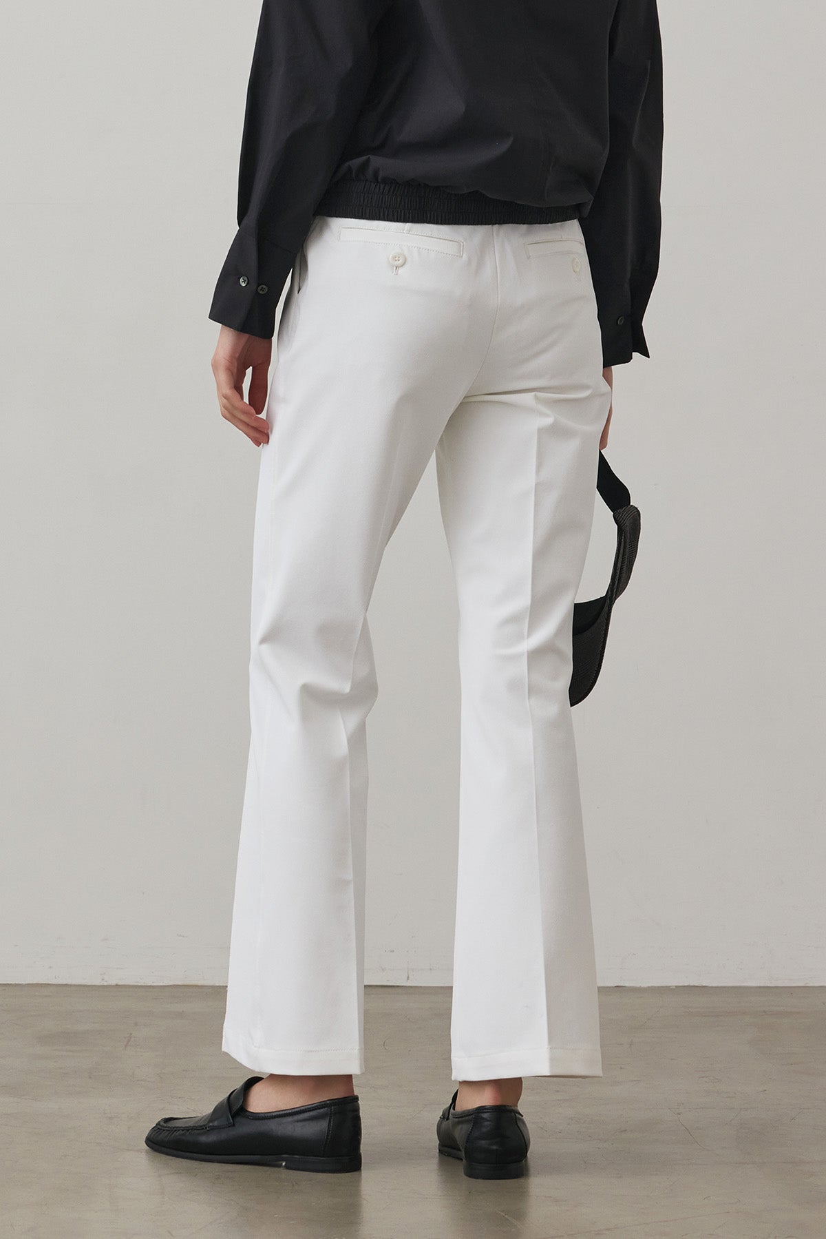FIRST FLARE PANTS - White