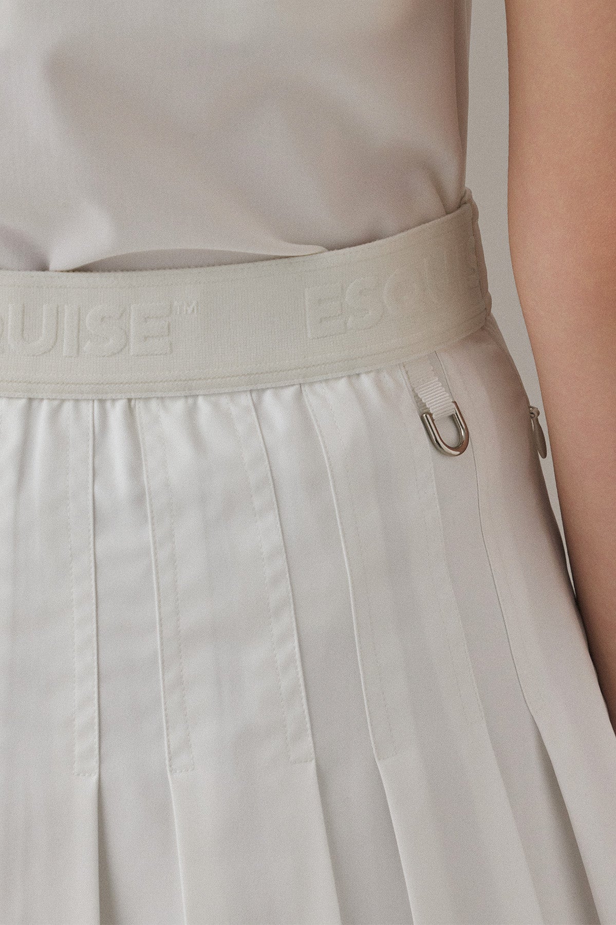 FLOWING PLEATS SKIRT - White