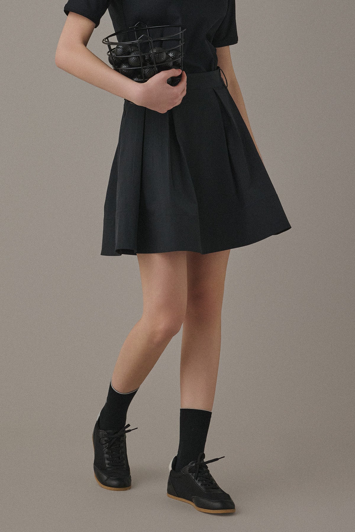ROMAN FLARE SKIRT - Black