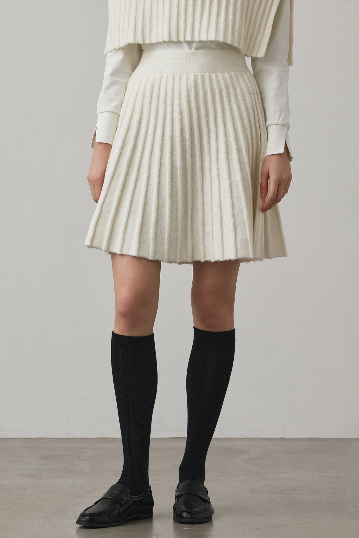 ECO-KNIT PLEATS SKIRT - White