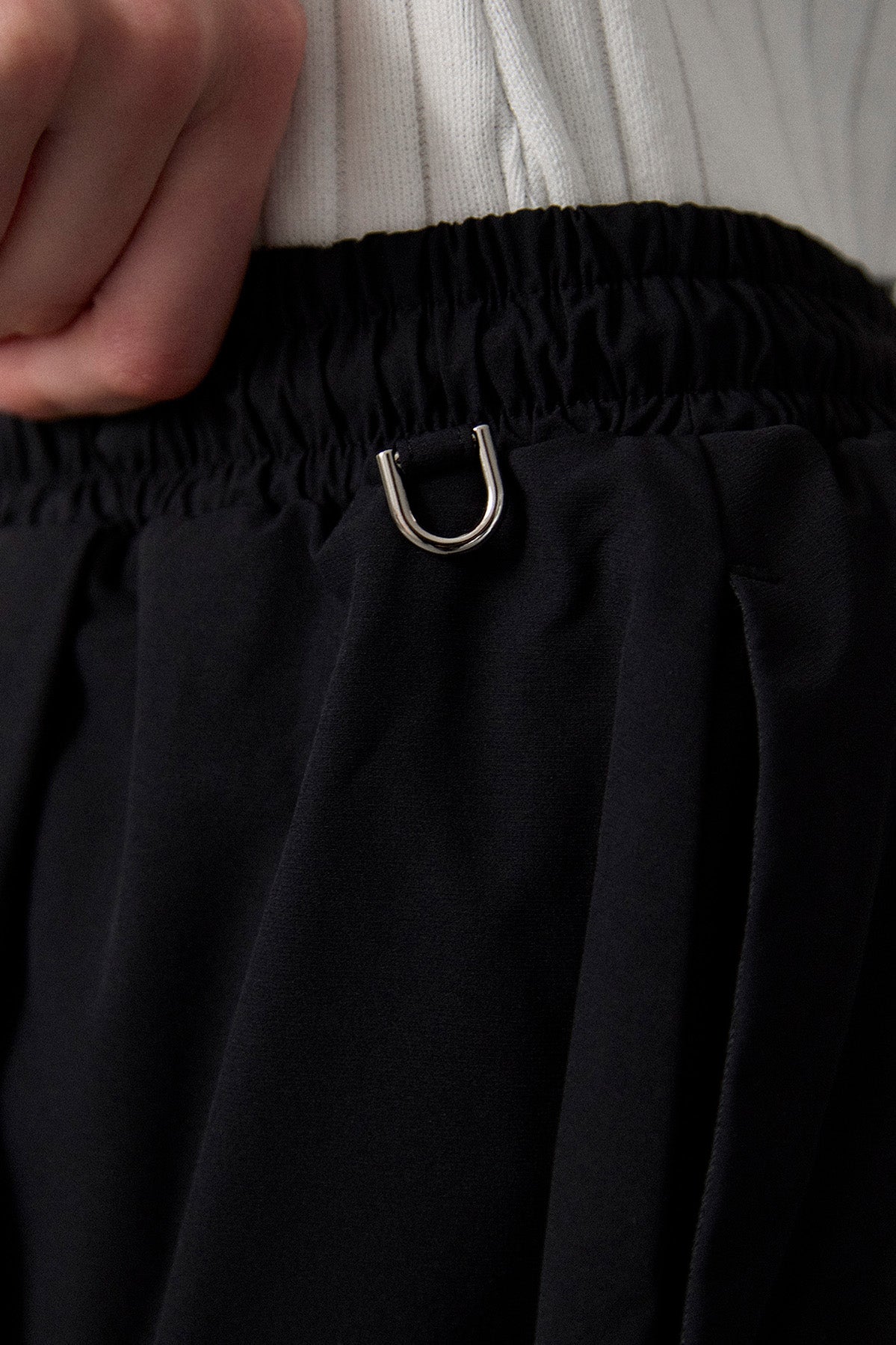 ALTER MIDI SKIRT - Black