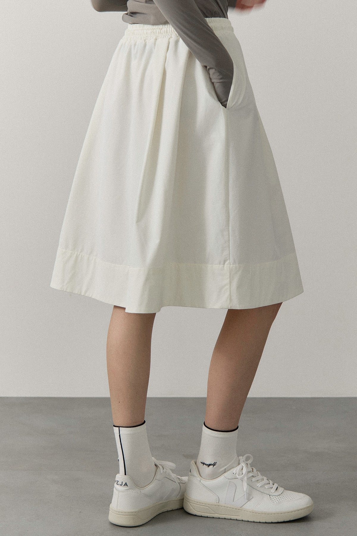 ALTER MIDI SKIRT - White