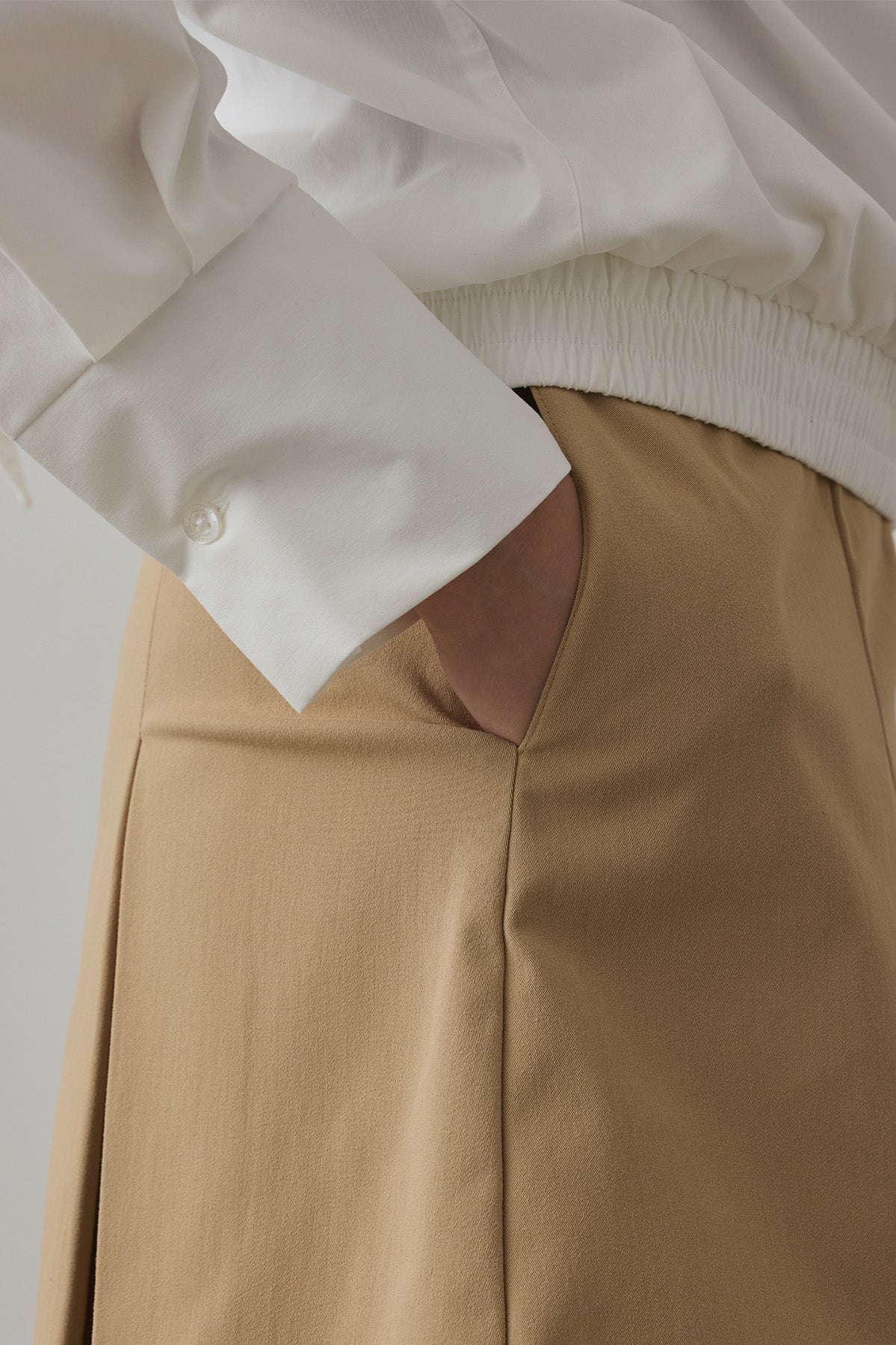 DAILY BOX PLEATS - Beige