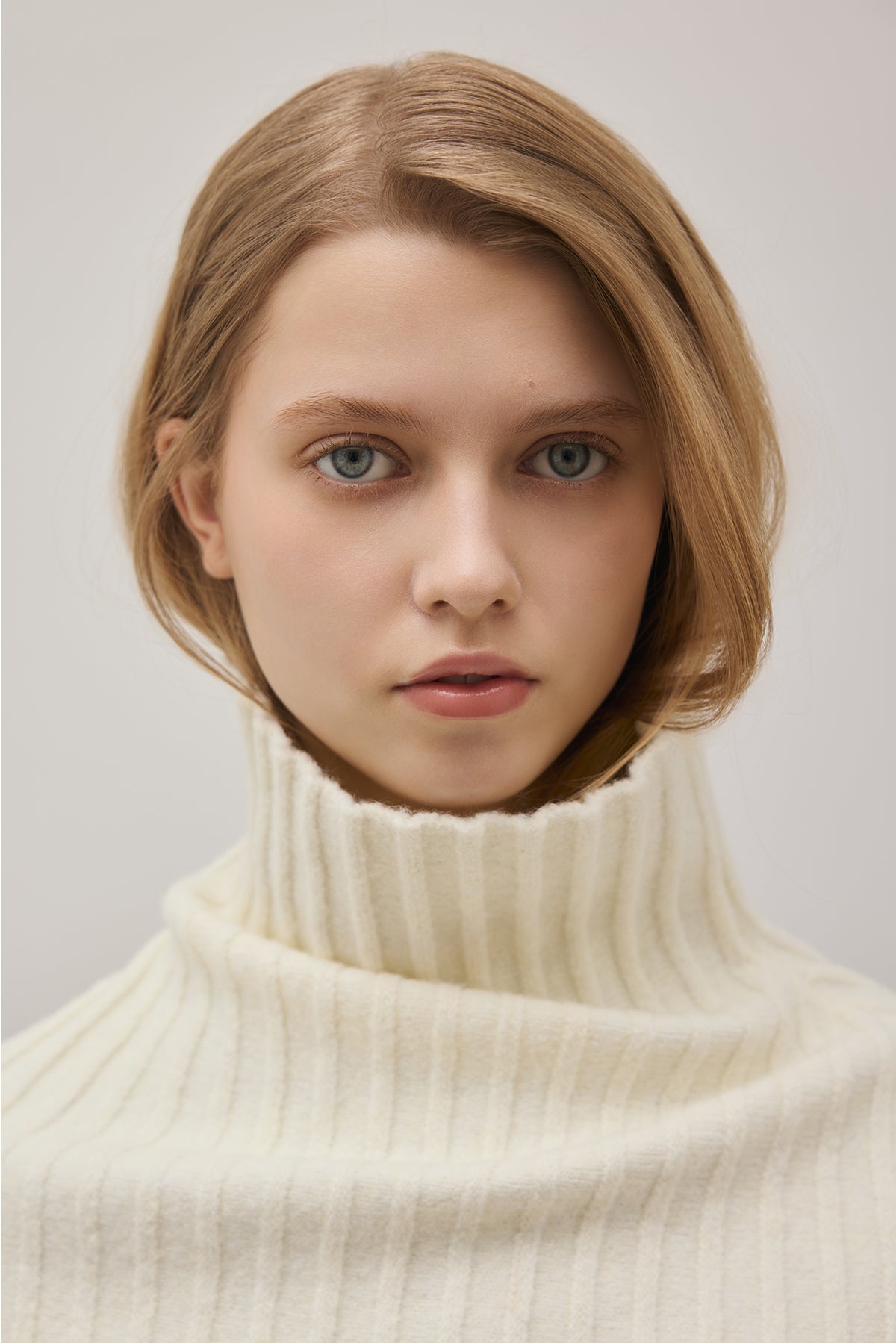 ECO-KNIT RIBBED CAPE - White