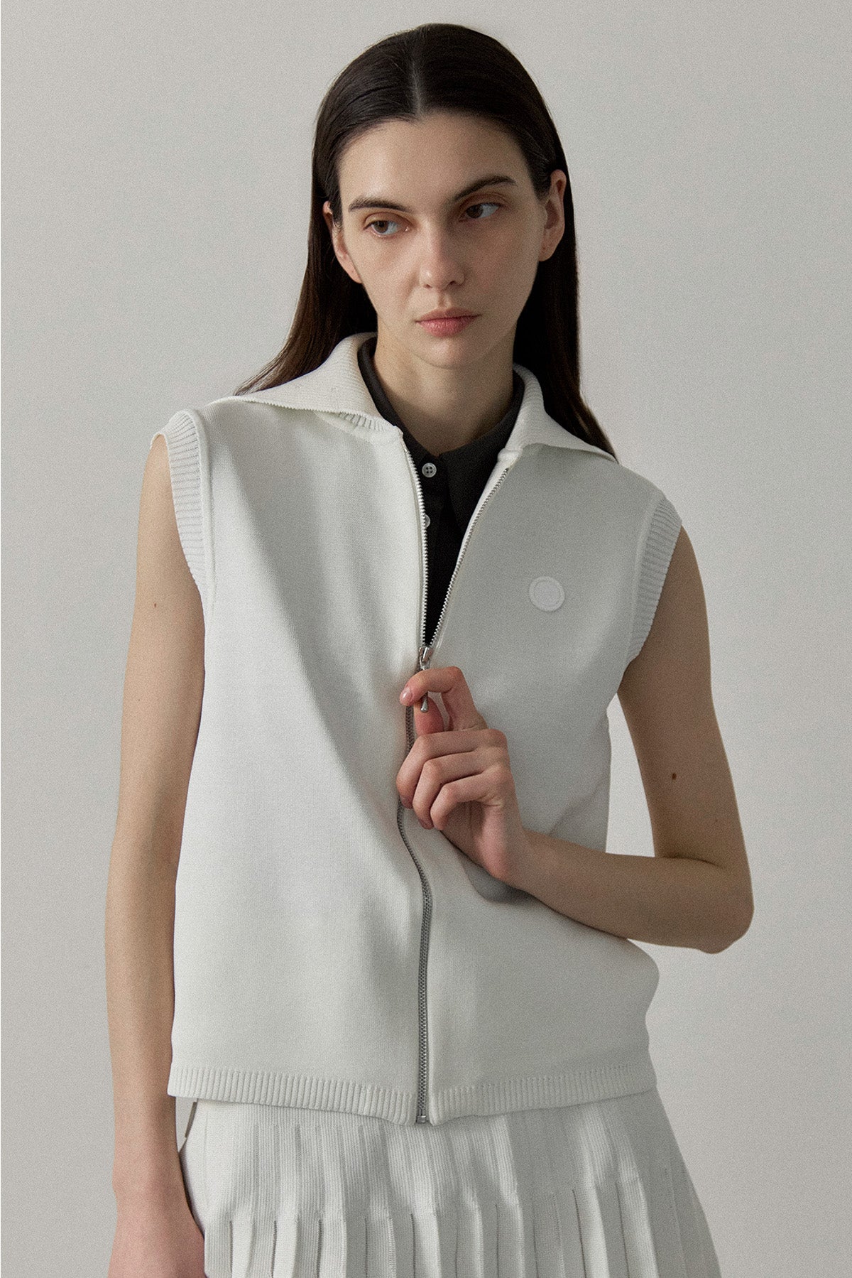 RECYCLED SMOOTH-KNIT VEST - White