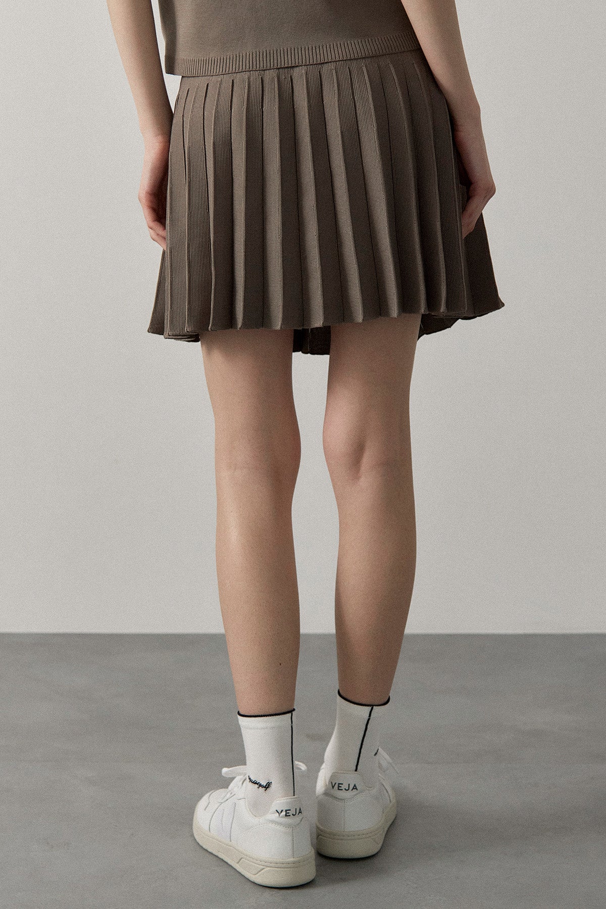 RECYCLED SMOOTH-KNIT PLEATS - Beige