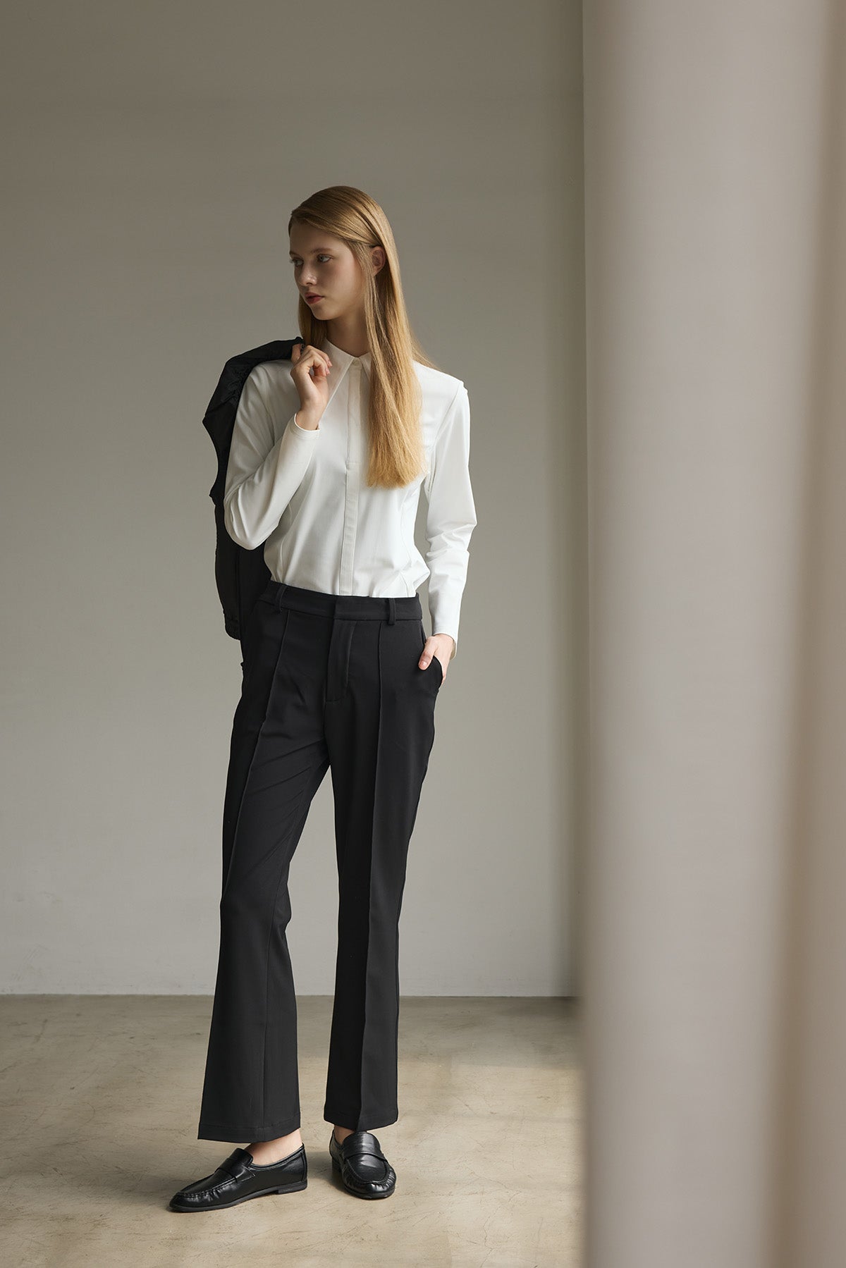 FIRST FLARE PANTS - Black