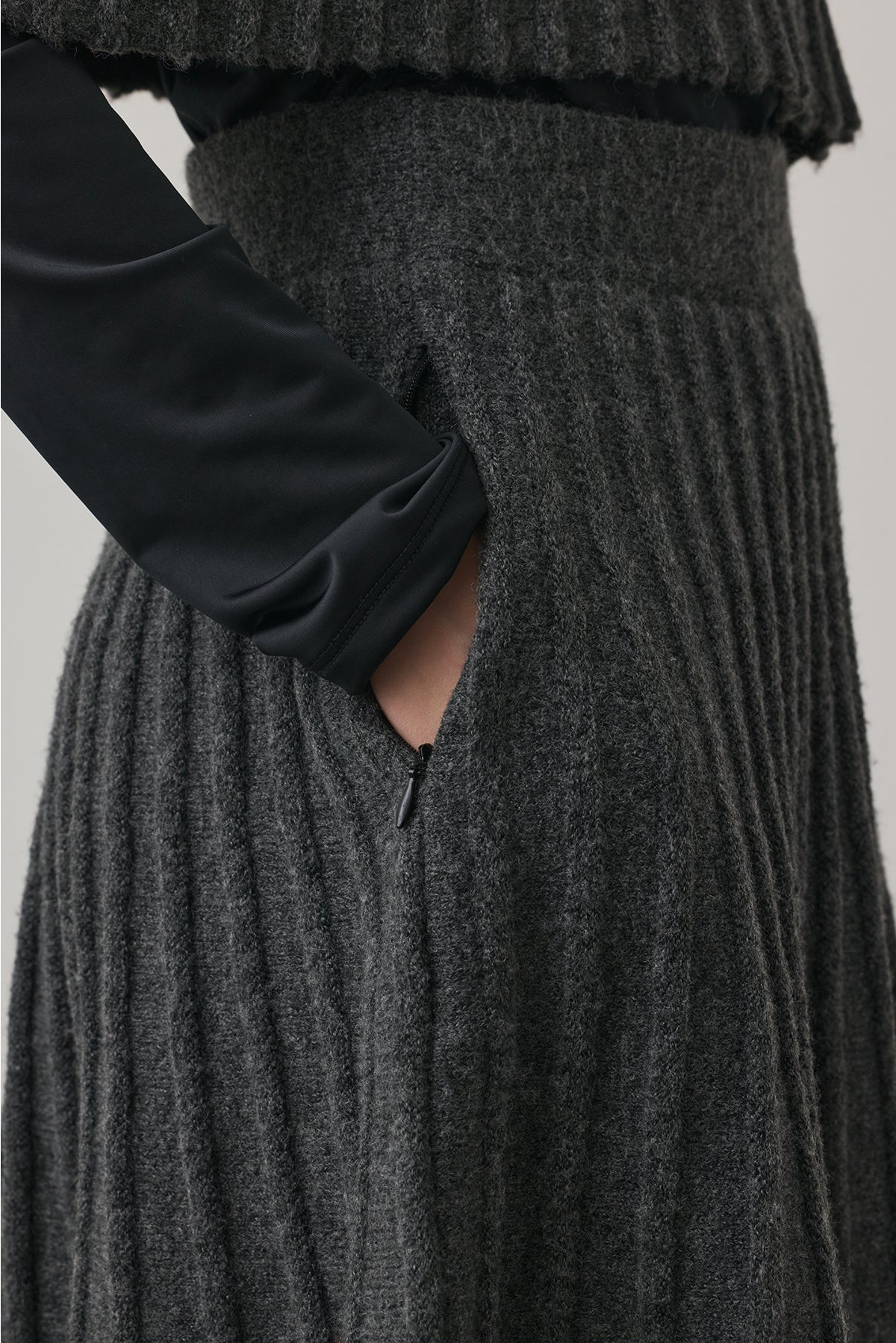 ECO-KNIT PLEATS SKIRT - Gray