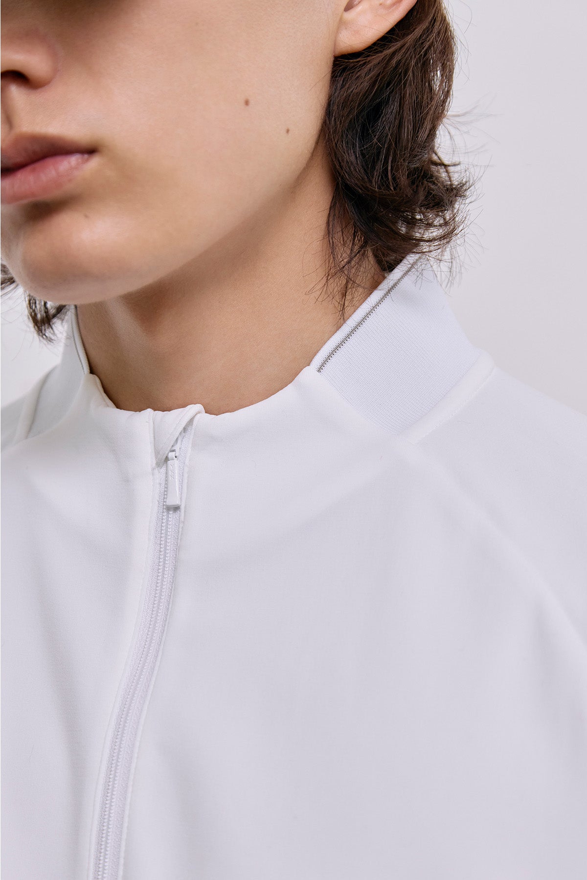 SMOOTH HALF ZIP HIGH NECK - White