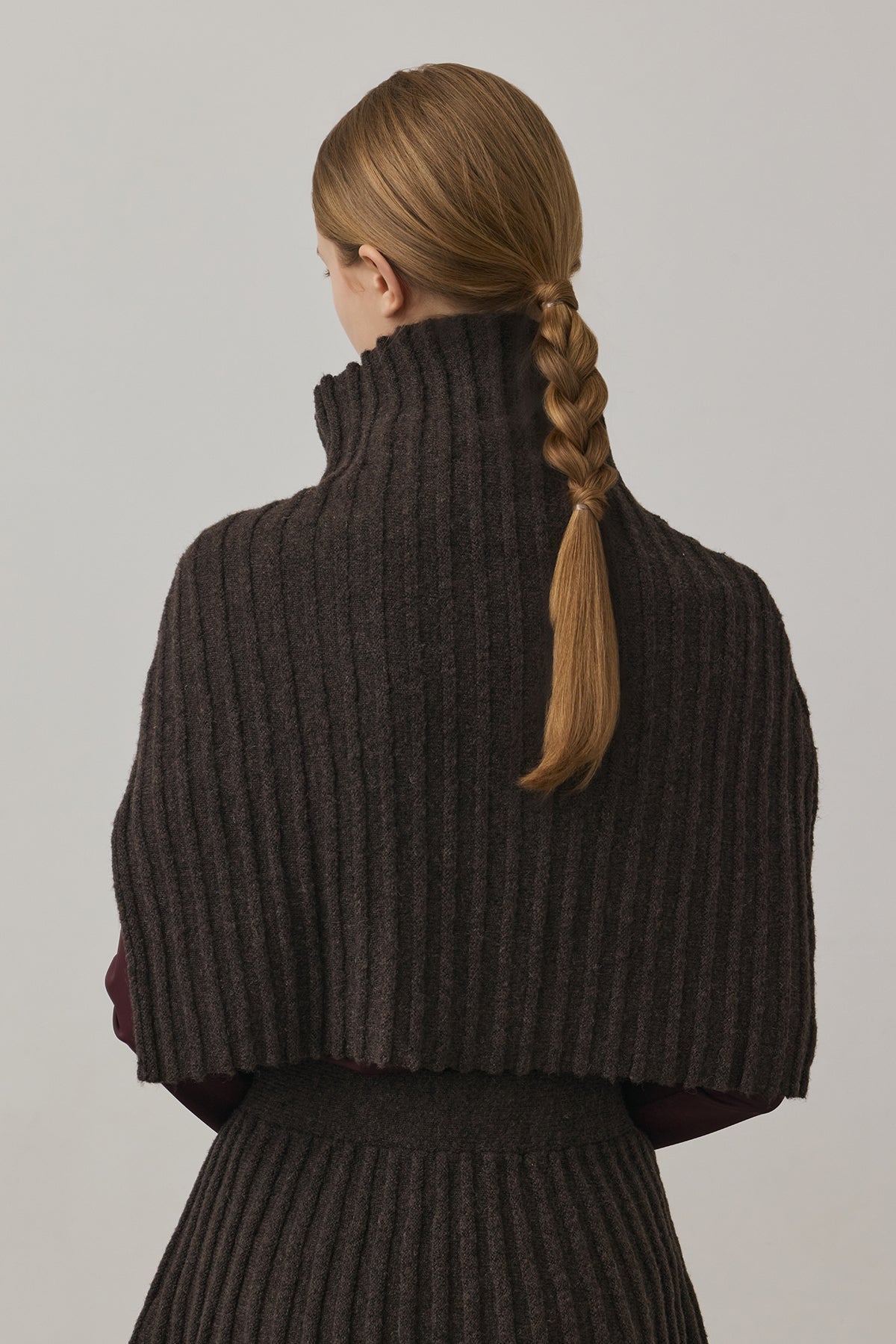 ECO-KNIT RIBBED CAPE - Brown