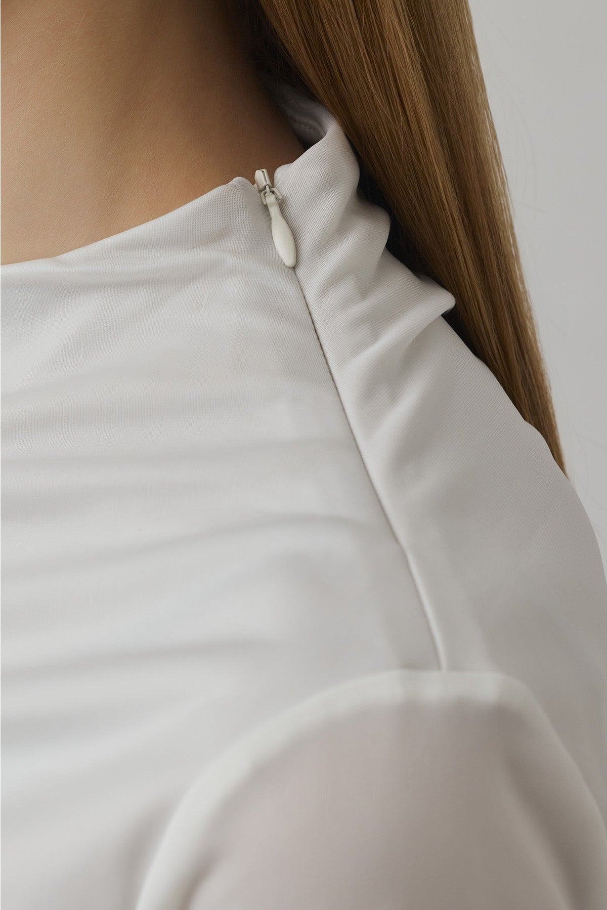 GATHER STRETCH TOP - White