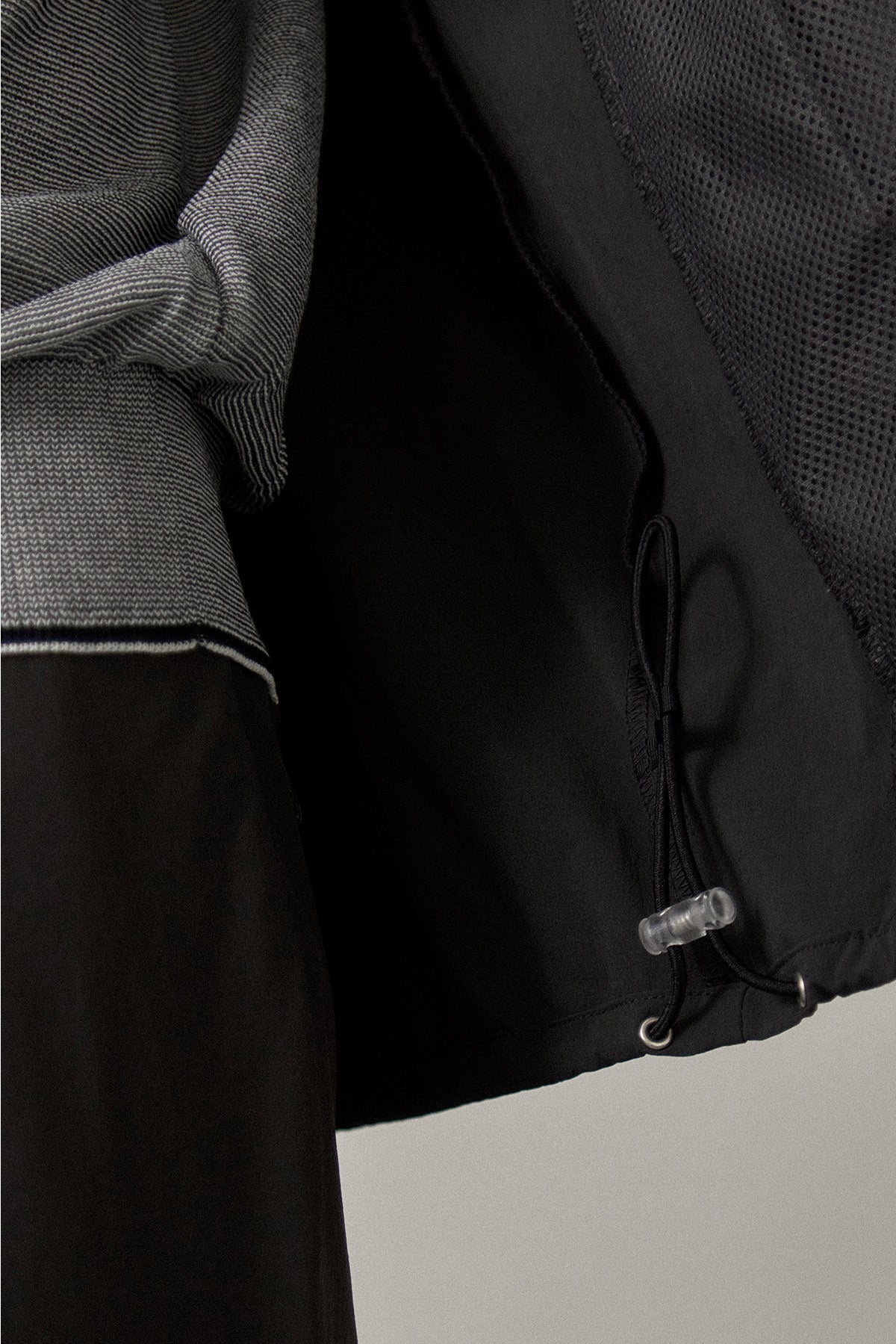 LIGHTFORM ZIP JACKET - Black