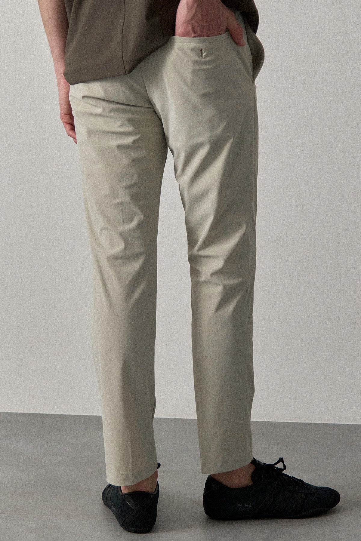 COOL-TOUCH GOLF PANTS - Beige