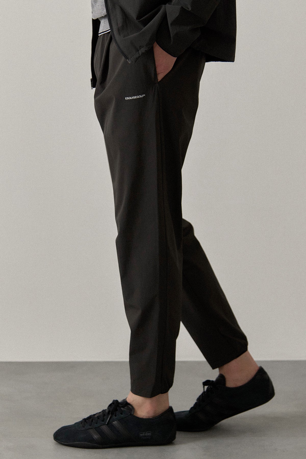 LIGHTFORM SLIM JOGGERS - Black