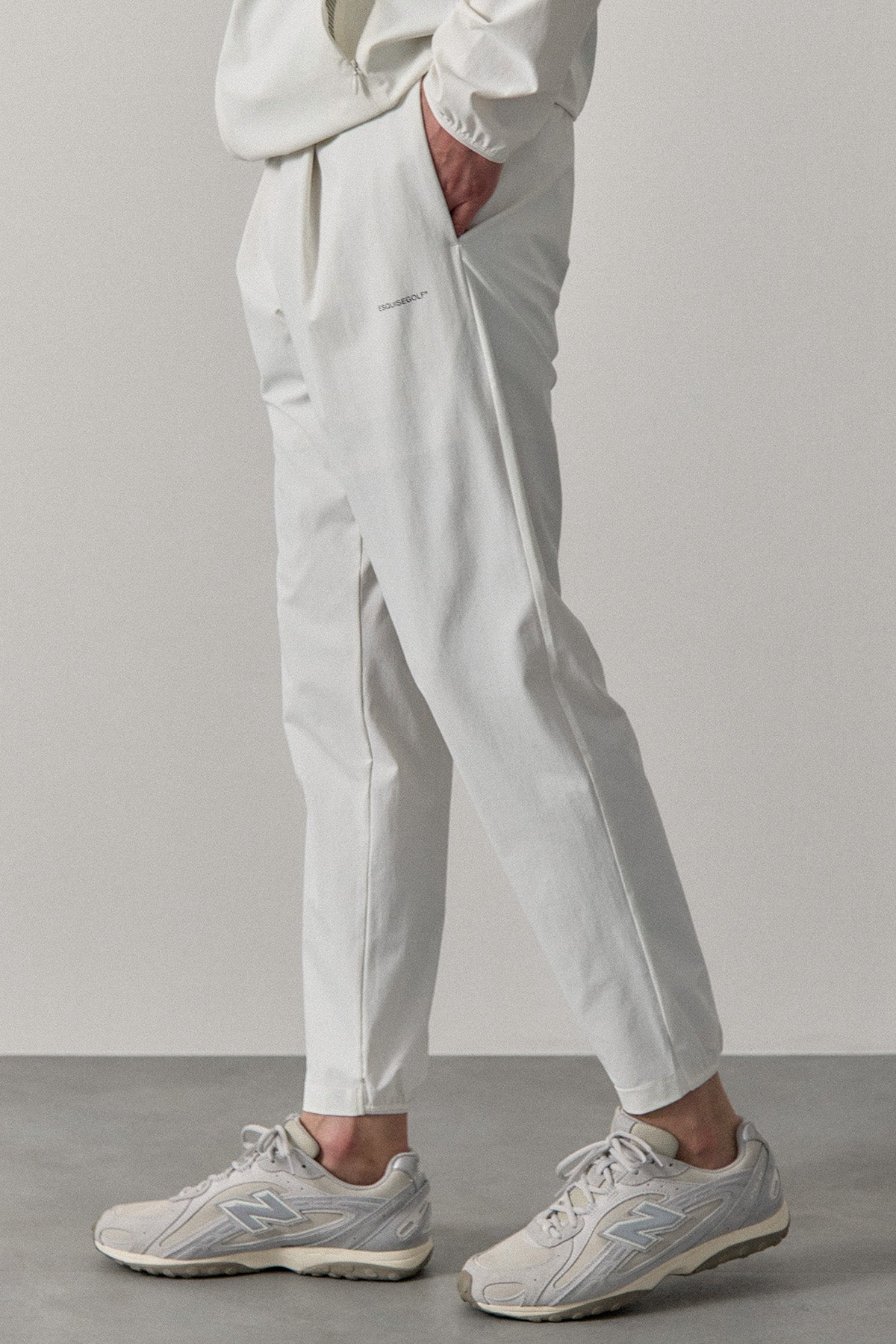 LIGHTFORM SLIM JOGGERS - White