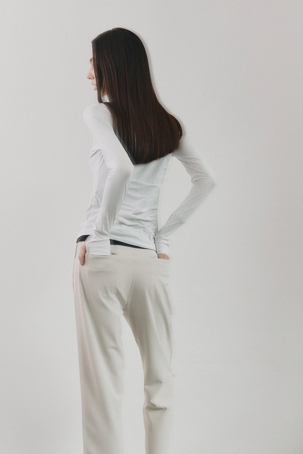 MOCKNECK GATHER TOP - White