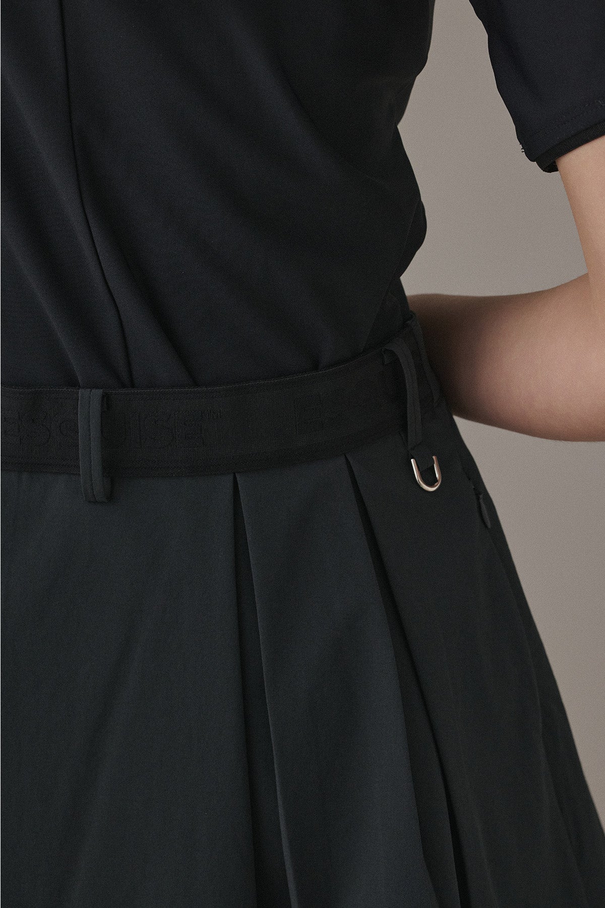 ROMAN FLARE SKIRT - Black