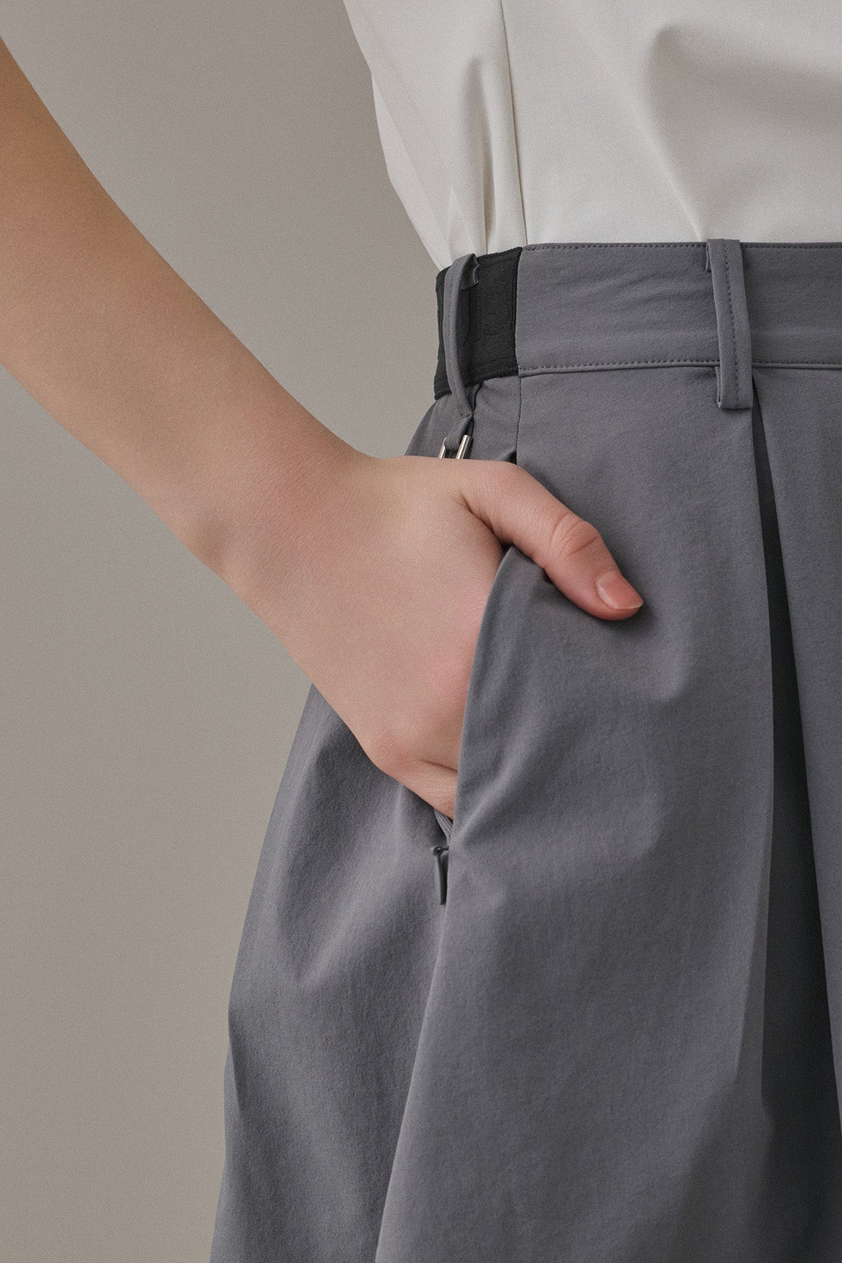 ROMAN FLARE SKIRT - Dark Clay