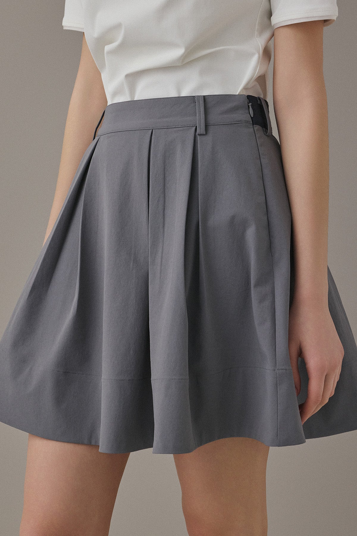 [予約商品] ROMAN FLARE SKIRT - Dark Clay