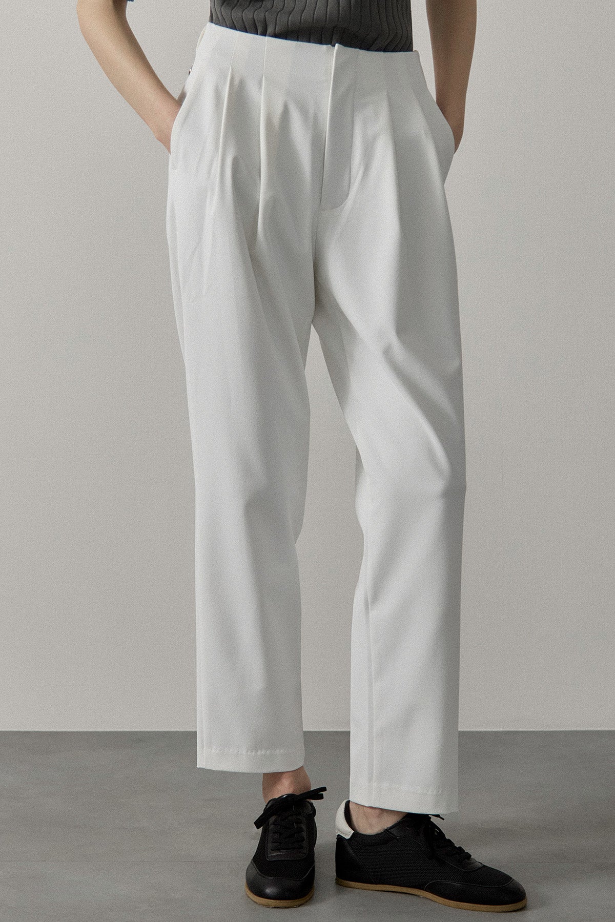 RELAXED DOUBLE PLEATS TROUSERS - White