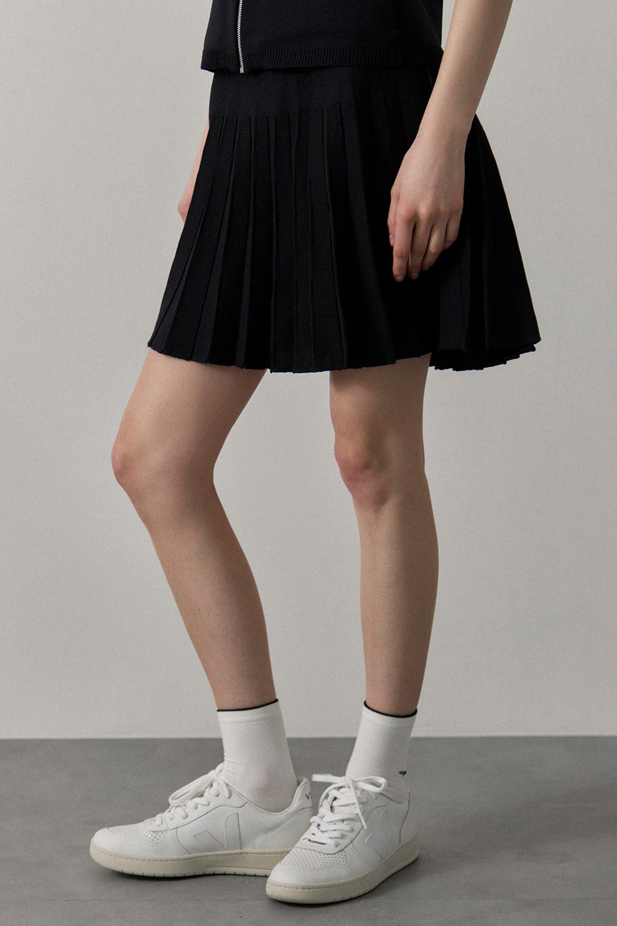 RECYCLED SMOOTH-KNIT PLEATS - Black