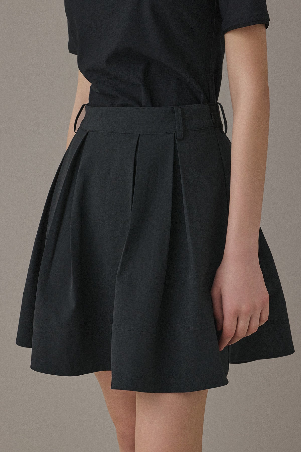 [予約商品] ROMAN FLARE SKIRT - Black