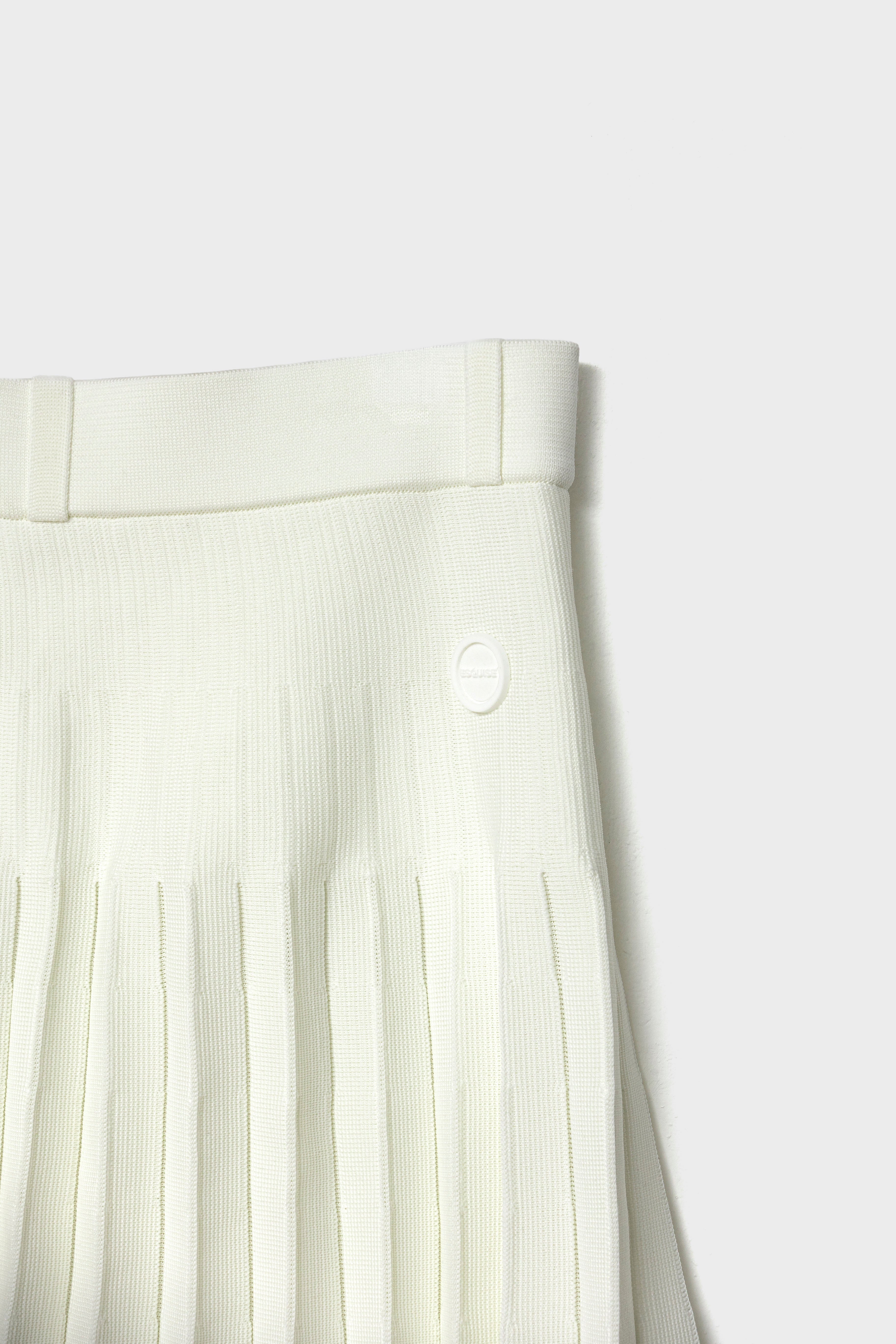RECYCLED SMOOTH-KNIT PLEATS - White