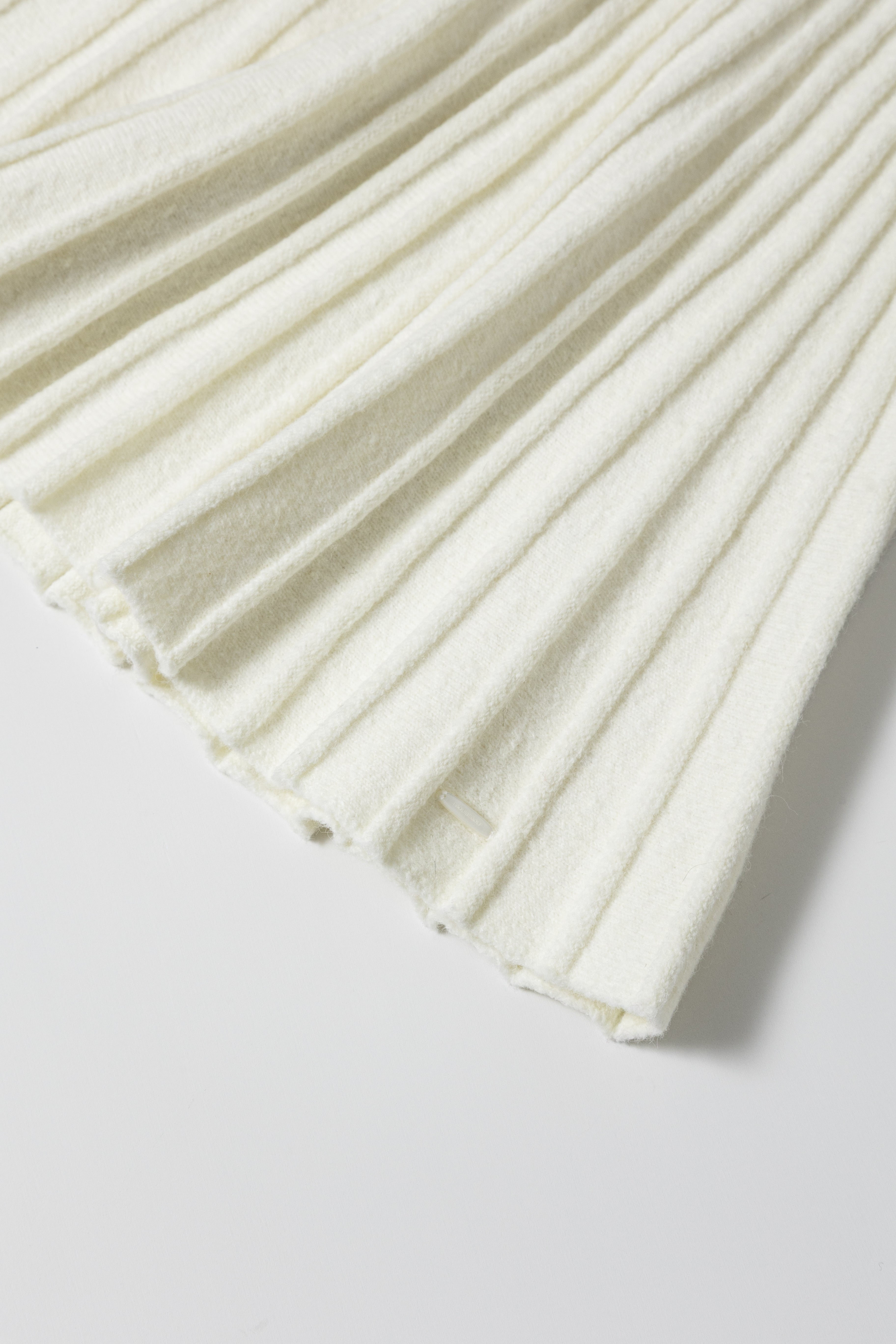 ECO-KNIT PLEATS SKIRT - White