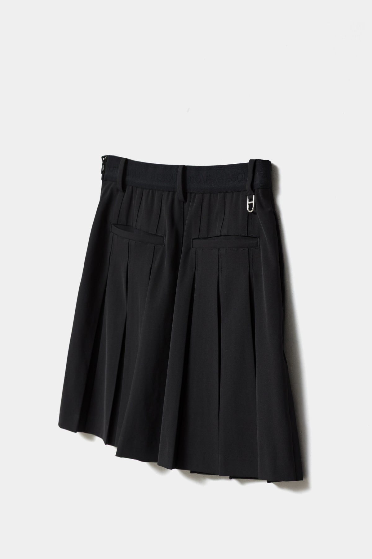 ESSENTIAL GOLF PLEATS SKIRT - Black