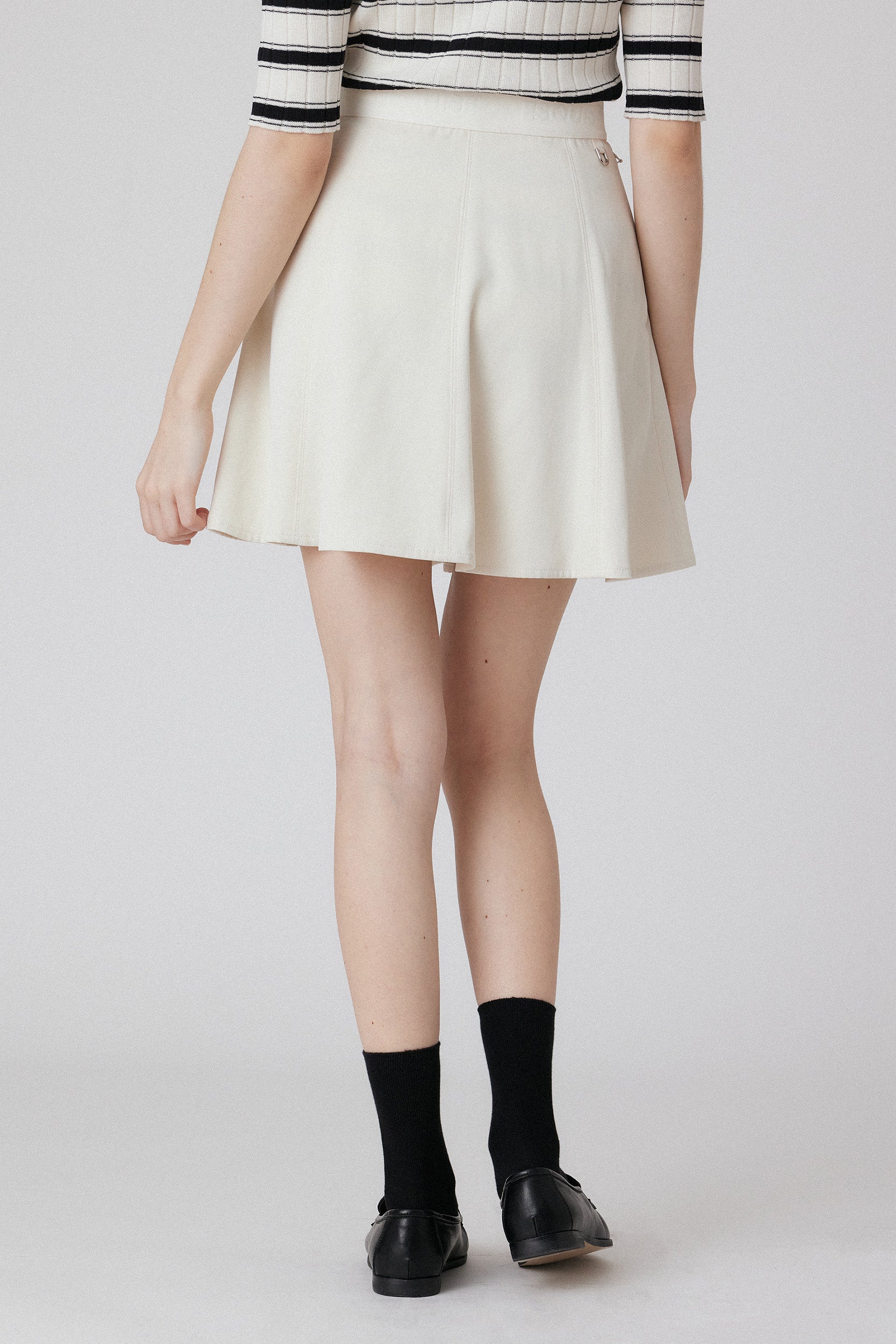 MINIMAL FLARE SKIRT - Cream