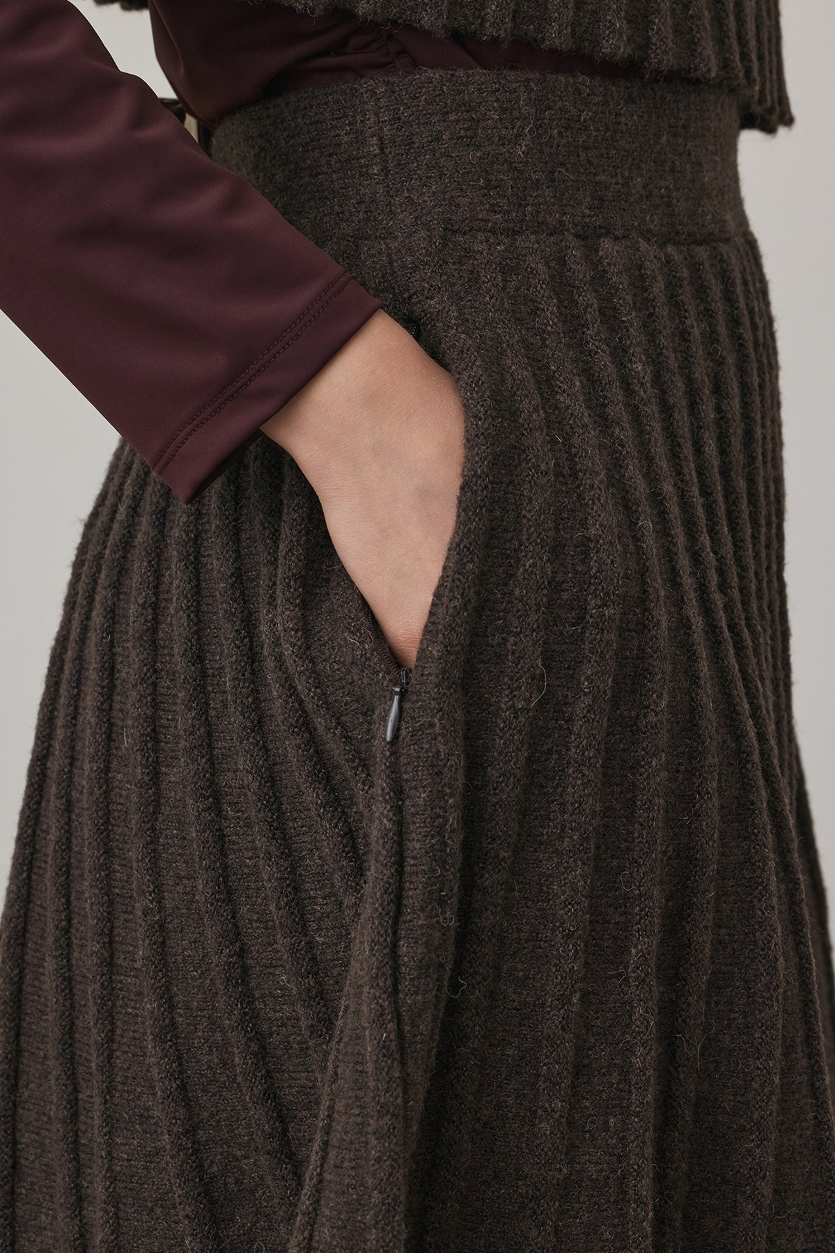 ECO-KNIT PLEATS SKIRT - Brown