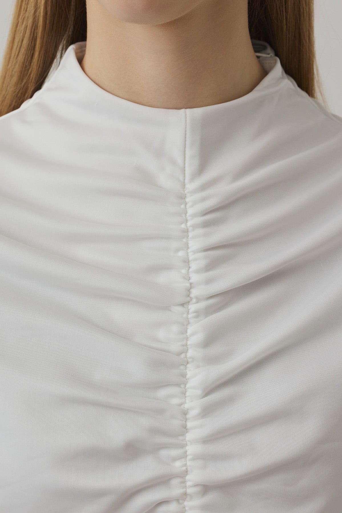 GATHER STRETCH TOP - White