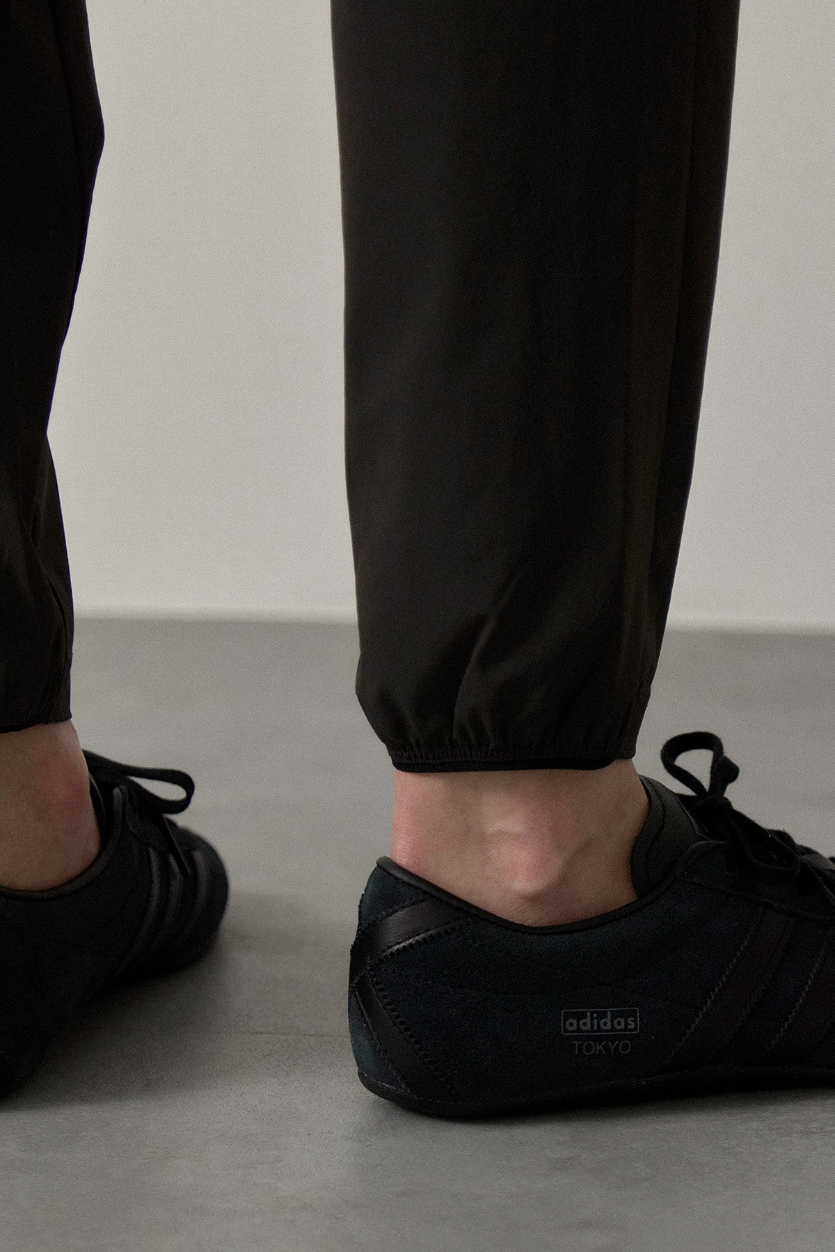 LIGHTFORM SLIM JOGGERS - Black